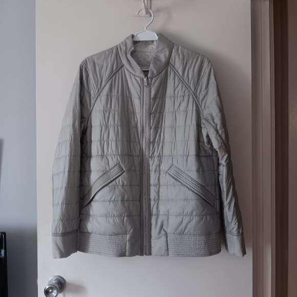 LULULEMON Grey Reversible THE BOMB Quilted Bomber Jacket 12 - Picture 4 of 11